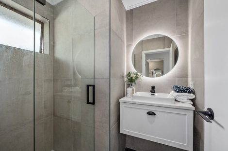 Photo of property in 68 Weatherly Road, Torbay, Auckland, 0630