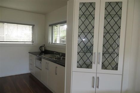 Photo of property in 2/23 Toroa Street, Torbay, Auckland, 0630