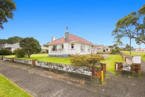 Photo of property in 28 Seymour Street, Waitara, 4320