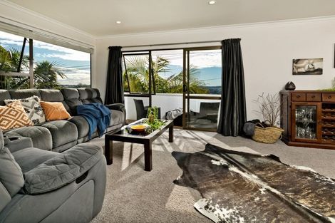 Photo of property in 65 Luckens Road, West Harbour, Auckland, 0618