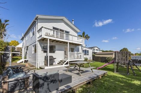 Photo of property in 1354a Whangaparaoa Road, Army Bay, Whangaparaoa, 0930