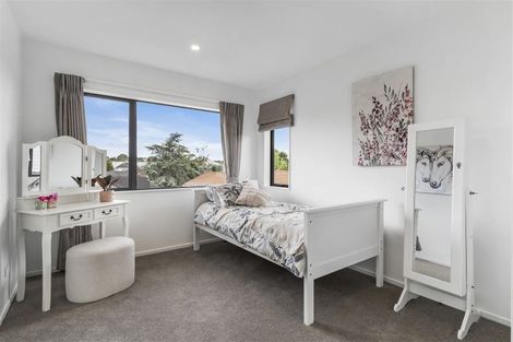 Photo of property in 10 Huaota Place, Botany Downs, Auckland, 2010