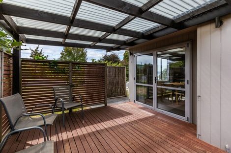 Photo of property in 7 Reeves Road, Acacia Bay, Taupo, 3330