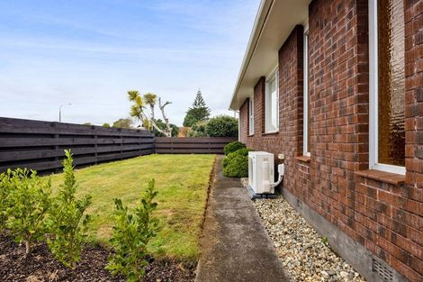 Photo of property in 53 Manu Crescent, Upper Vogeltown, New Plymouth, 4310