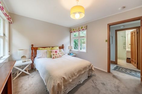 Photo of property in 42 Pretoria Road, Karaka Bays, Wellington, 6022