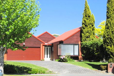 Photo of property in 12 Rembrandt Place, Burnside, Christchurch, 8053