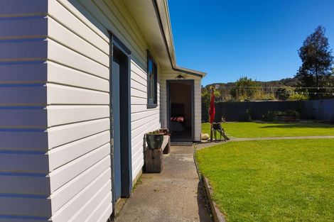 Photo of property in 49 Omapere Street, Dobson, Greymouth, 7805