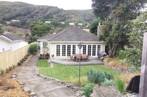Photo of property in 51 Pukatea Street, Eastbourne, Lower Hutt, 5013