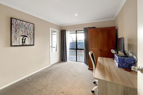 Photo of property in 9 Cargill Grove, Kelvin Grove, Palmerston North, 4414