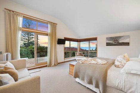 Photo of property in 2/114 Aberdeen Road, Campbells Bay, Auckland, 0620