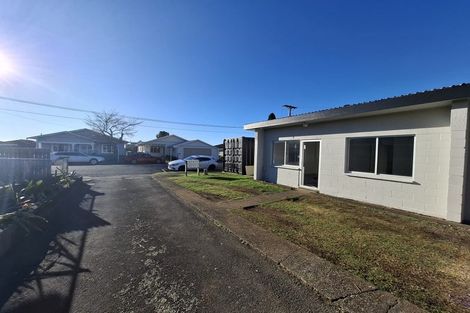 Photo of property in 33 Fulford Street, New Plymouth, 4310