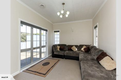 Photo of property in 103 Brooklands Road, Brooklands, New Plymouth, 4310