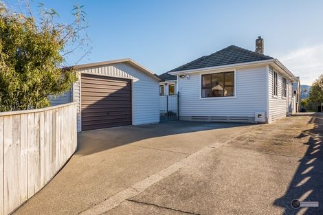 Photo of property in 15 Fleet Street, Naenae, Lower Hutt, 5011