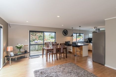 Photo of property in 18 Realm Drive, Paraparaumu, 5032
