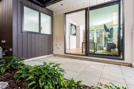 Photo of property in 2 Irwin Lane, Windsor Park, 0632