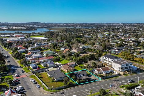 Photo of property in 117 Te Atatu Road, Te Atatu South, Auckland, 0610