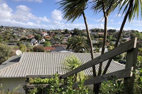 Photo of property in 118 Stapleford Crescent, Browns Bay, Auckland, 0630