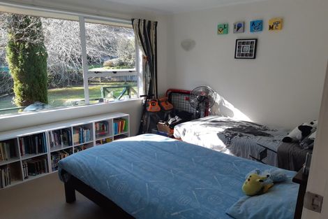 Photo of property in 4 Fernwood Grove, Bayview, Auckland, 0629