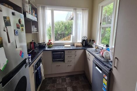 Photo of property in 19 Alexandra Road, Roseneath, Wellington, 6021