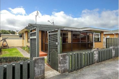 Photo of property in 6 Holsworthy Road, Lower Vogeltown, New Plymouth, 4310