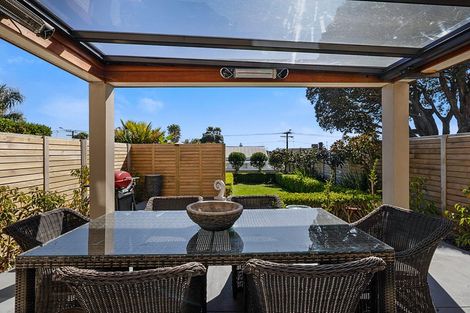 Photo of property in 250b Courtenay Street, Strandon, New Plymouth, 4312