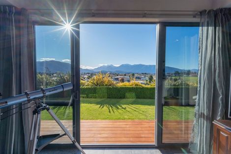 Photo of property in 12 Tawera Place, Te Anau, 9679
