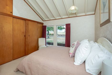 Photo of property in 19 Tauroa Road, Havelock North, 4130