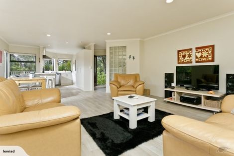Photo of property in 1/40 Tui Glen Road, Birkenhead, Auckland, 0626