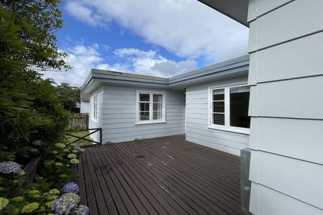 Photo of property in 15 Rossiter Street, Tawa, Wellington, 5028