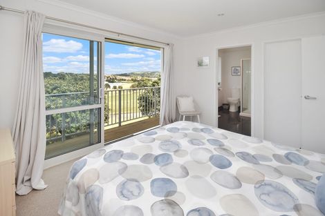 Photo of property in 37 Maylee Crescent, Gulf Harbour, Whangaparaoa, 0930