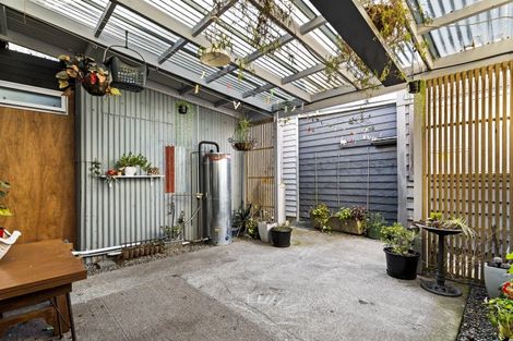 Photo of property in 129 Bridge Street, Eltham, 4322