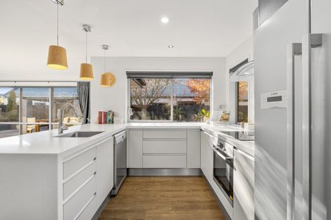 Photo of property in 33 Broadhaven Avenue, Parklands, Christchurch, 8083