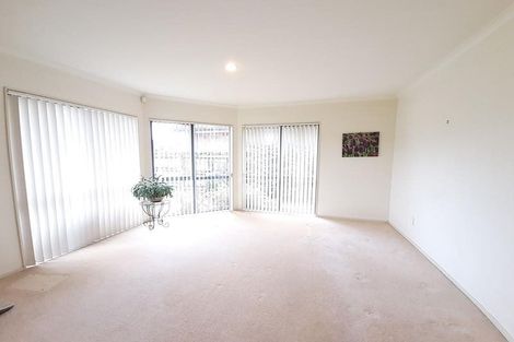 Photo of property in 3/72 Swanson Road, Henderson, Auckland, 0610