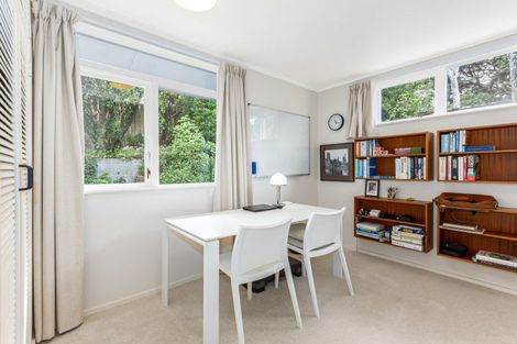 Photo of property in 5 Christina Grove, Normandale, Lower Hutt, 5010