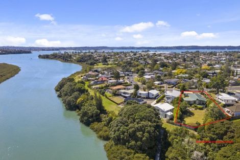 Photo of property in 14 Renata Crescent, Te Atatu Peninsula, Auckland, 0610