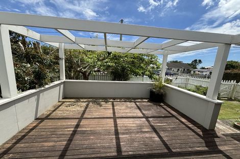 Photo of property in 20 Karaka Street, Merrilands, New Plymouth, 4312