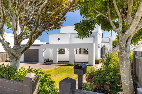 Photo of property in 84 Whiteley Street, Moturoa, New Plymouth, 4310