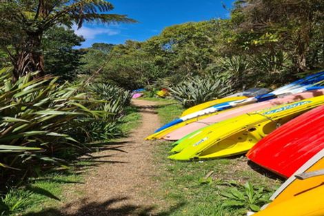 Photo of property in 19 Te Aroha Avenue, Oneroa, Waiheke Island, 1081