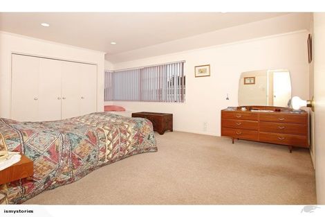 Photo of property in 2/148 Oaktree Avenue, Browns Bay, Auckland, 0630