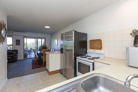 Photo of property in 30a Kakariki Grove, Waikanae, 5036
