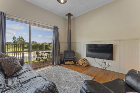 Photo of property in 24-26 Churchill Crescent, Shannon, 4821