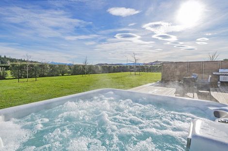 Photo of property in 25 Landsborough Drive, Darfield, 7571