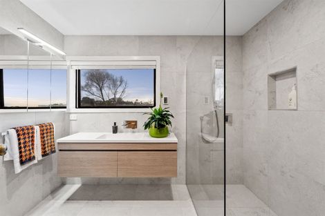 Photo of property in 1/9 Taumata Road, Castor Bay, Auckland, 0620