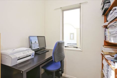 Photo of property in Emery Gardens, 5/4 Ambrico Place, New Lynn, Auckland, 0600