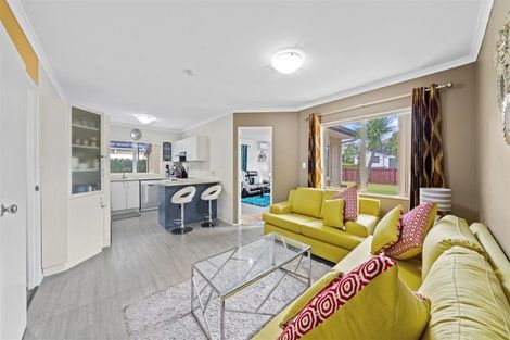 Photo of property in 4 Duckworth Road, Papakura, 2110