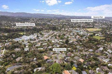 Photo of property in 32 Chamari Close, Titirangi, Auckland, 0604