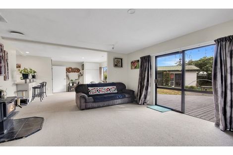 Photo of property in 11 Kowai Place, Amberley, 7410