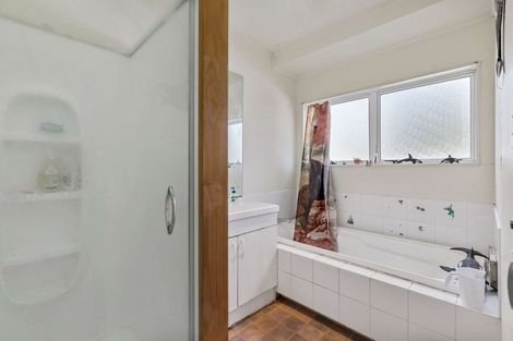 Photo of property in 104a Collingwood Road, Waiuku, 2123