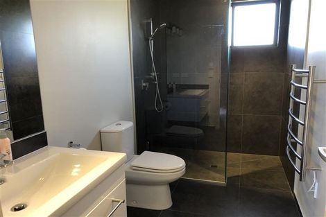 Photo of property in 1 Valley Crescent, Wanaka, 9305