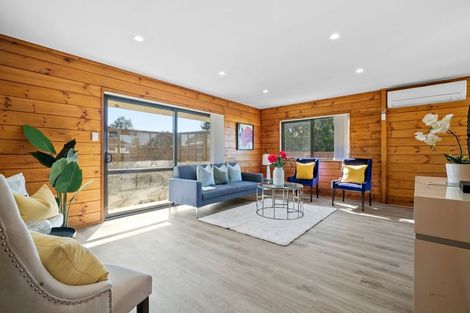 Photo of property in 2/4 Sutton Crescent, Papakura, 2110